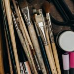 Assorted paint brushes